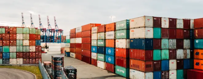 বাংলাদেশে নানারকম কড়াকড়ির কারণে এই বছরে আমদানি খাতে সরকারের রাজস্ব আহরণ বেশ কমে গেছে।