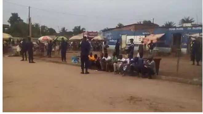 Le gouverneur reproche aux organisateurs de ne pas avoir indiqué leur itinéraire.