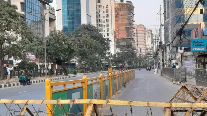 নয়াপল্টন সড়ক।