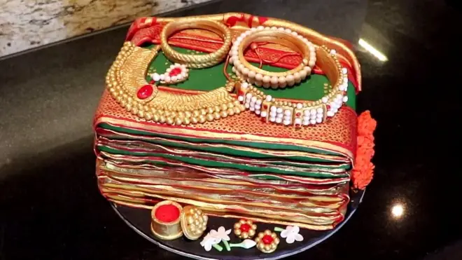 శారీ కేక్