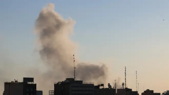 Aara walakkeessa magaalaa Teehraan, Iraan