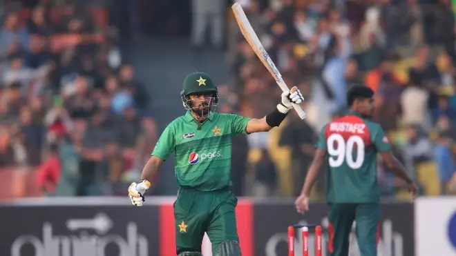 اس دور میں بابر اعظم ٹی ٹونٹی کے شاطر ترین بلے باز تھے اور اپنے ساتھ ساتھ رینکنگ میں پاکستان کو بھی پہلے نمبر پر لے آئے تھے۔ کچھ عرصہ قبل مصباح نے ٹی ٹونٹی میں پاکستانی کارکردگی کا تجزیہ یہی کیا تھا کہ اکیلے بابر اعظم کی کارکردگی نے پاکستان کو نمبر ون ٹیم بنایا تھا