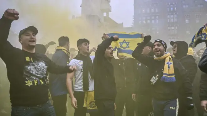 Amsterdam'daki Maccabi Tel Aviv taraftarları