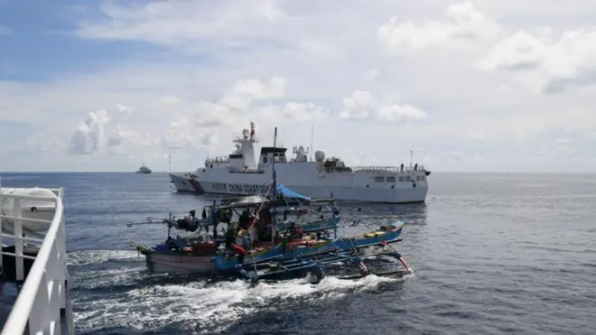 सबीना द्वीप में चीन और फिलीपींस के जहाज़ एक दूसरे से हुई टक्कर