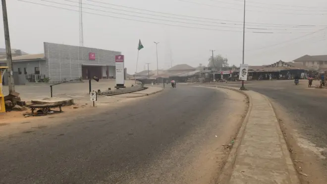 Aworan bi igboro ilu Ọwọ ṣe da paroparo.