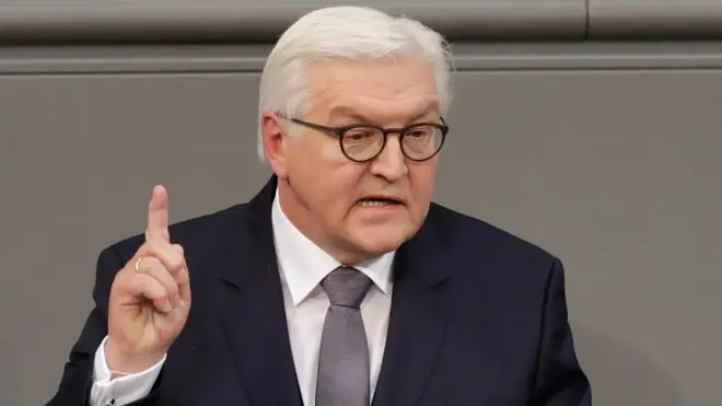 Presiden Steinmeier menyatakan perbandingan dengan Nazi tidak bisa digambarkan dengan kata-kata dan mendesak Presiden Erdogan untuk menghentikannya.