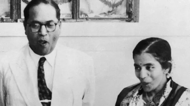 आंबेडकर अपनी बीवी डॉक्टर शारदा कबीर के साथ.