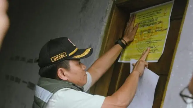 Penyegelan Gereja Kristen Protestan Simalungun (GKPS) di Purwakarta, Jawa Barat.