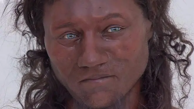 "Чеддерська людина" мала темну шкіру та блакитні очі.