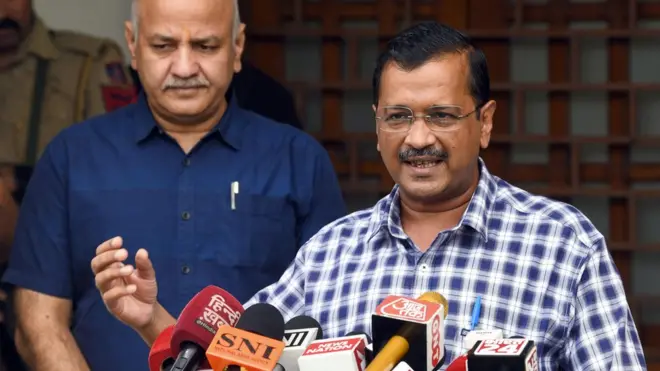 अरविंद केजरीवाल और मनीष सिसोदिया