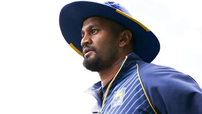 නායක දිමුත් කරුණාරත්න නොදැවී ලකුණු 52ක් රැස් කළේය