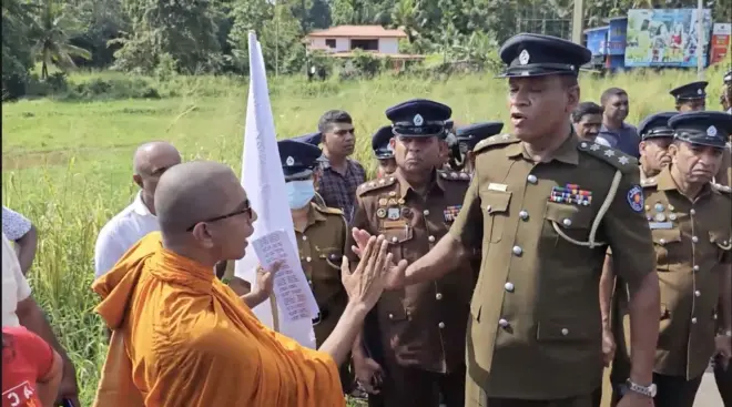 දිවුලපිටියෙන් ආරම්භ වූ පා ගමනට සහභාගී වී සිටියදී අත්අඩංගුවට ගත් සැකකරුවන් මිනුවන්ගොඩ අධිකරණයට ඉදිරිපත් කරන බව පොලීසිය පවසයි.