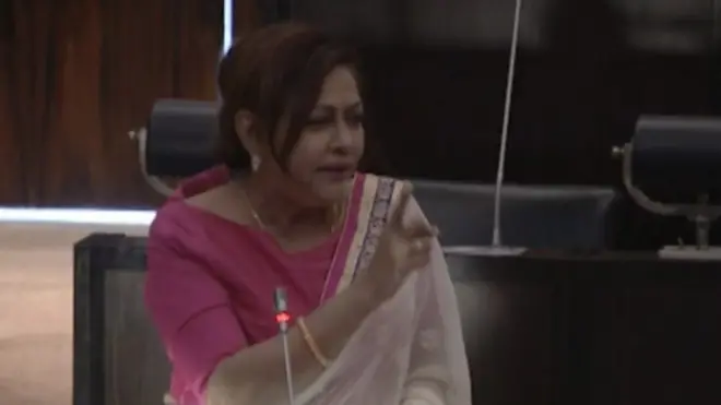 ''පොලිස්පතිතුමා, අපිට වහාම ටයිප් කරන්න මිනිස්සු එවන්න.'' - ගීතා කුමාරසිංහ