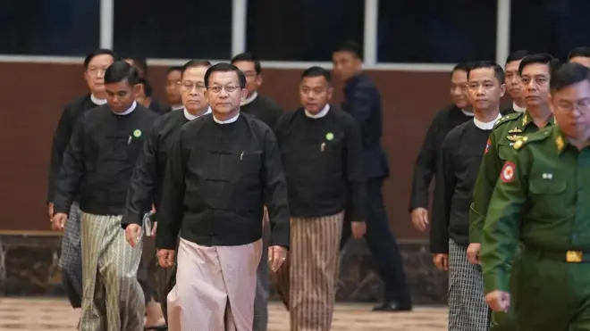 ငလျင်တစ်နှစ်ပြည့် နေပြည်တော်မှာ ပြုလုပ်တဲ့ အခမ်းအနားမှာတွေ့ရတဲ့ စစ်ခေါင်းဆောင် နဲ့ ဒုစစ်ခေါင်းဆောင်