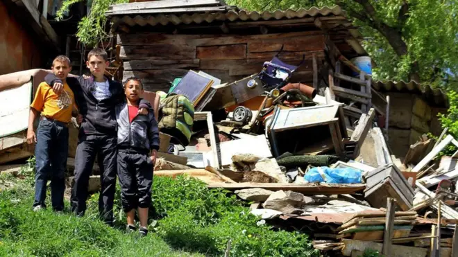 Дані про кількість ромів в Україні різняться - від 100 тис. до 50 тис.