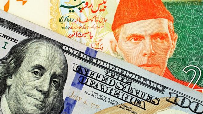 پاکستانی روپیہ اور امریکی ڈالر
