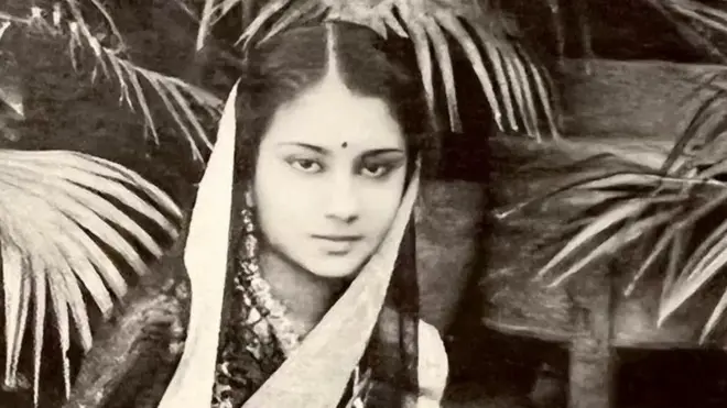 எமர்ஜென்சி வரலாறு, இந்திரா காந்தி, இரண்டு ராணிகள் 