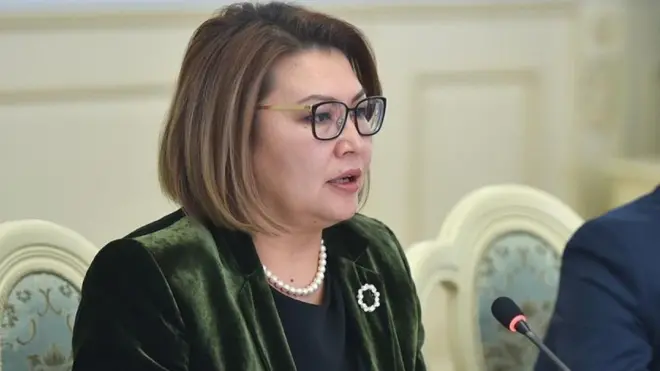 Алтынай Өмүрбекова ушу күндөрү үйдө отуруп турсак, вирусту жеңүү жеңил болот дейт