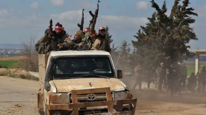 Сирийские оппозиционные силы после ожесточенных боев отступили из города Саракиб в провинции Идлиб