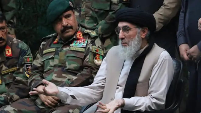 حکمتیار: طالبان دې د پردیو د مټو په زور پر افغانانو د حکومت کولو خوبونه پرېږدي