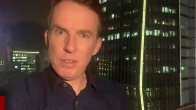 වසර නවයක් තිස්සේ චීනයේ සිටි ජෝන් සඩ්වර්ත් කියා සිටියේ චීනයේ සිටීම එන්න එන්නම දුෂ්කර වූ බැවින් තායිවානය බලා පිටත්ව ගිය බවය