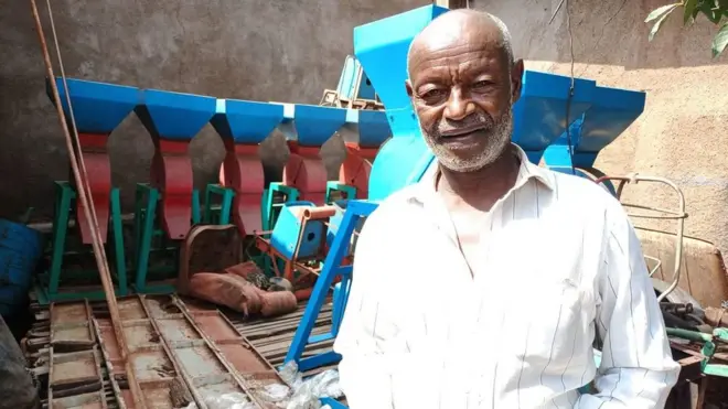 Obbo Ahimad Hasan Sukkaare, hojii kalaqaan kan beekaman