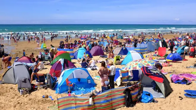 Kako uživati na plaži, a ne ugroziti druge?