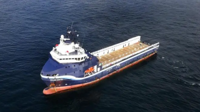 التصميم المرتقب لسفينة الشحن التي يوجهها قائد من الطرف المقابل من الكرة الأرضية. ويتوقع أن تؤدي الأنظمة الآلية إلى خفض الإنفاق على طواقم السفن