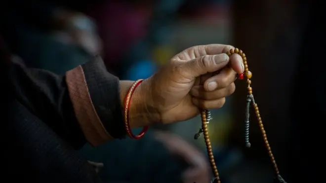 ወሲባዊ ጥቃት ፈፅመዋል ተብለው የሚታሙት አጨቃጫቂው የቡድሃ መሪ ሞቱ