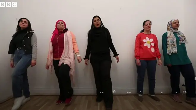الدبكة فن ومقاومة