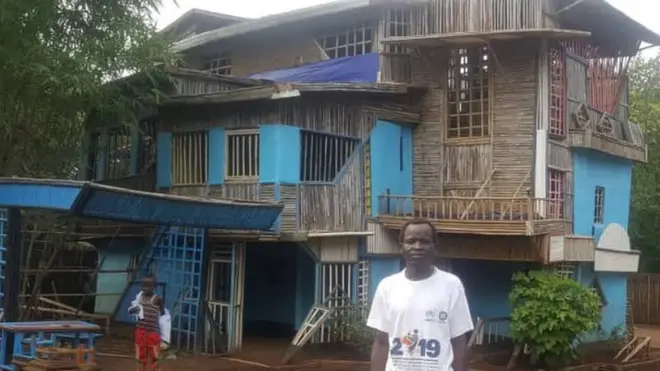 ሬፓን ሻምበቆ ተጠቒሙ ዝሃነጾ መንበሪ ገዛ