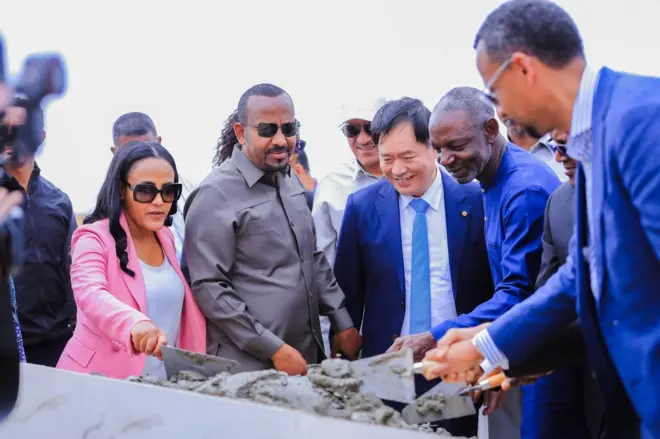 Mashaariicdan ayaa la filayaa in wax badan ay ku soo kordhiso deegaanka marka la eego horumarka