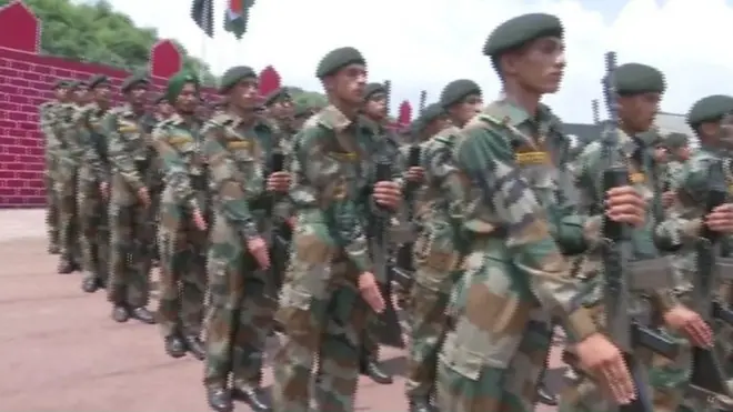 कश्मीर में फौजी