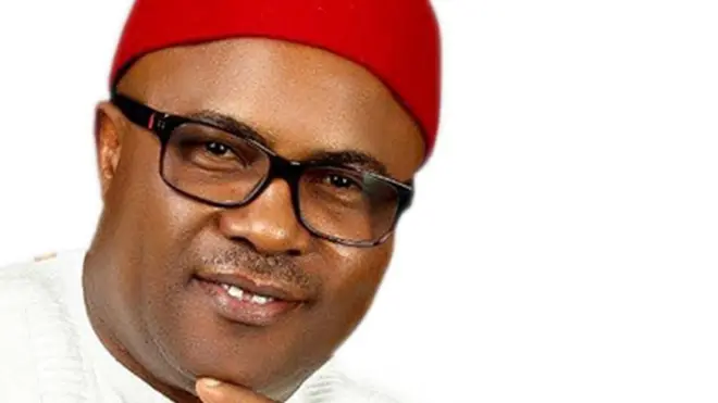 Ụlọikpe achụtuola Lawrence Eze bụ onye na-azọ oche Enugwu-East n'Ụlọomeiwu Ukwu.