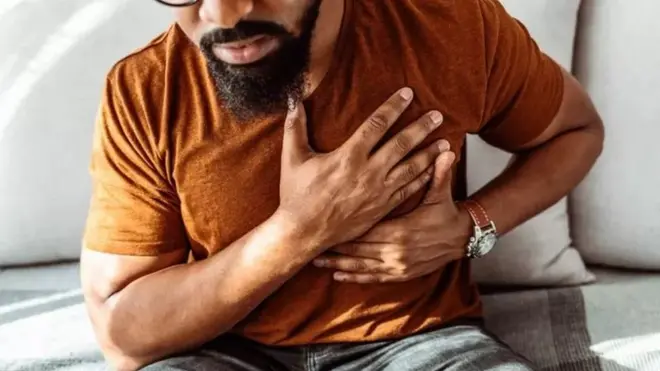 Marka aad isku aragto calaamadaha warbixinta lag xusay waxaa muhiim ah in aad la xiriirto dhaqtar