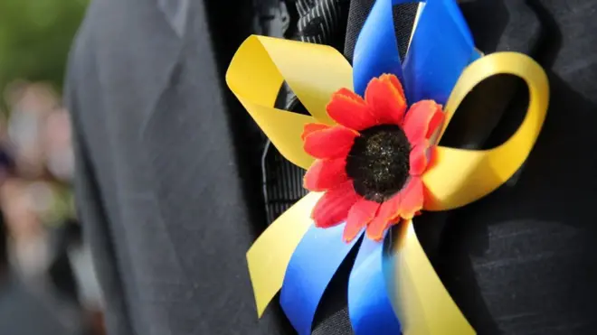 мак, День пам'яті та примирення, 8-9 травня