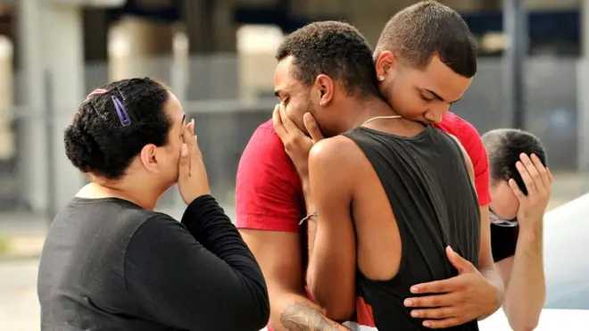En el club nocturno de la comunidad LGBT había unas 200 personas al momento del ataque.