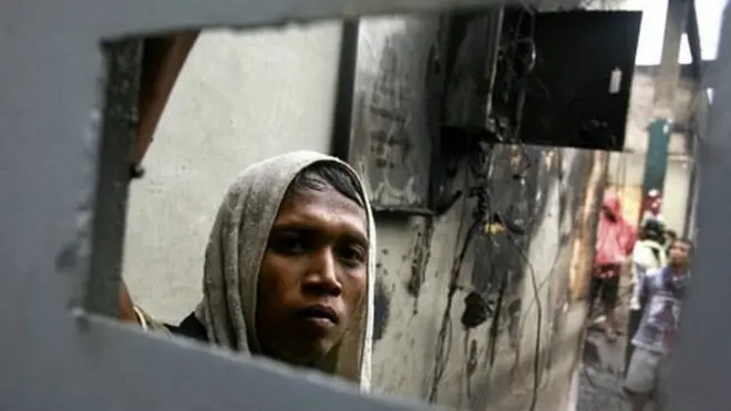 Seorang napi di LP narkotika kelas IIA Banceuy di jalan Soekarno-Hatta, Bandung, yang terbakar pada April 2016 lalu.