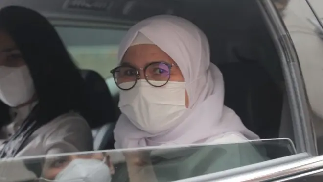 Wakil Ketua KPK Lili Pintauli Siregar berada dalam Mobil usai Sidang Etik di Jakarta, Senin (30/8/2021)