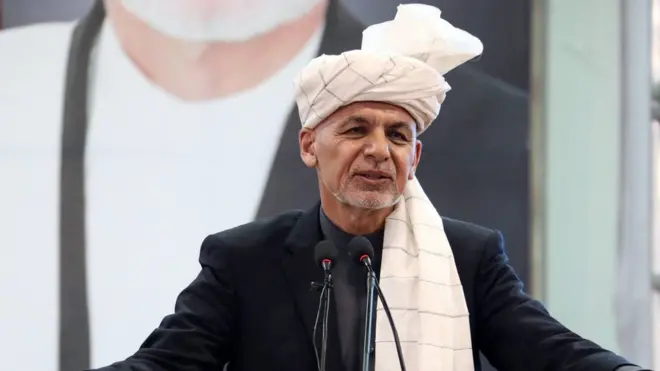 ولسمشر غني پر پاکستان تور لګوي چې افغانستان کې جګړې ته لمن وهي