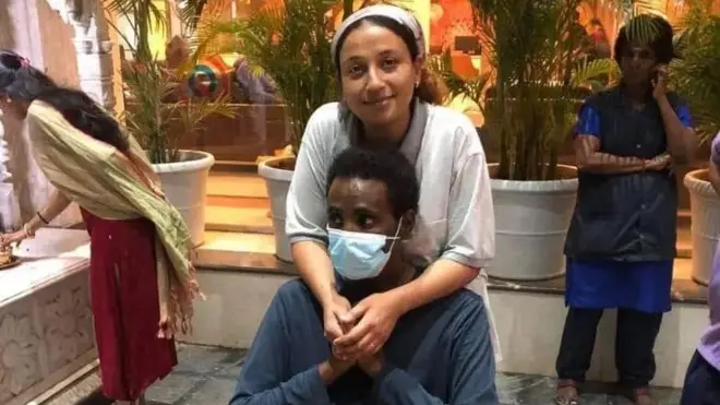 Dhakhtar ka sheekeynaya wixii uu la kulmay markii uu xanuunsaday