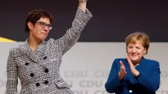क्रेंप कैरेनबावर को एंगेला मर्केल की पसंदीदा उत्तराधिकारी माना जाता रहा है
