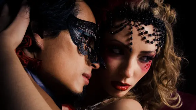 రష్యాలో సెక్స్ పార్టీలు 