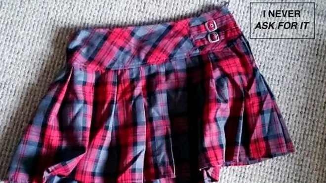 ایسے لباسوں کی تصویر لینے کی مہم &#x27;بلینک نوائز&#x27; نامی ایک خيراتی ادارے کی جانب سے چلائی گئی ہے۔