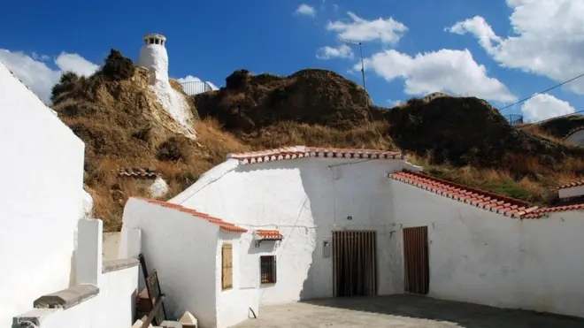 حقائق عن سكان الكهوف في الجنوب الإسباني