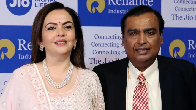 नीता अंबानी और मुकेश अंबानी