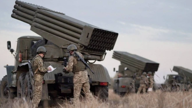 مدافع وجنود