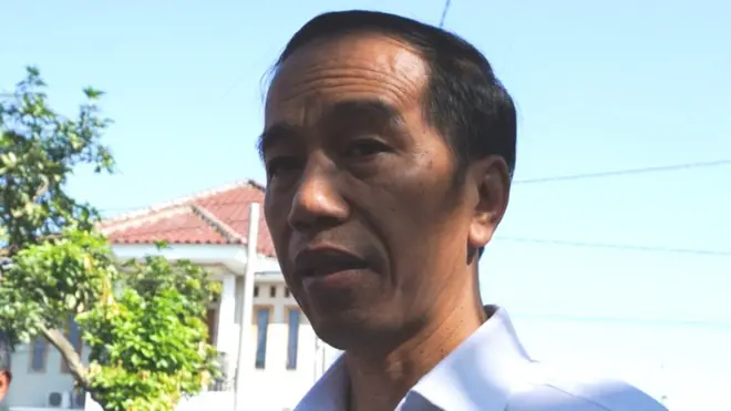 Presiden Jokowi meminta polisi untuk mengusut pelaku ledakan bom.