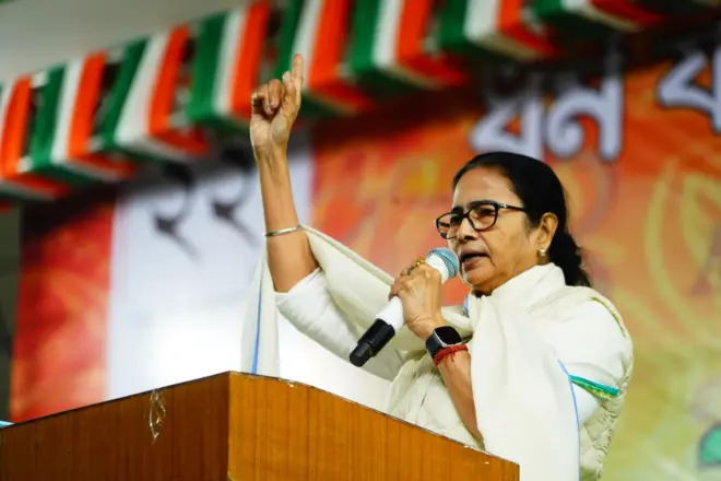 ইন্ডিয়া জোটের শরিকদের বিরুদ্ধে আবারও তোপ দেগেছেন পশ্চিমবঙ্গের মুখ্যমন্ত্রী মমতা বন্দ্যোপাধ্যায়। 