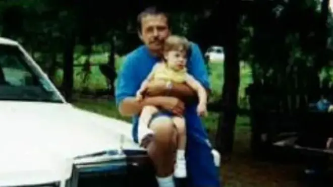 رابرٹ رابرسن اپنی بیٹی نکی کے ساتھ